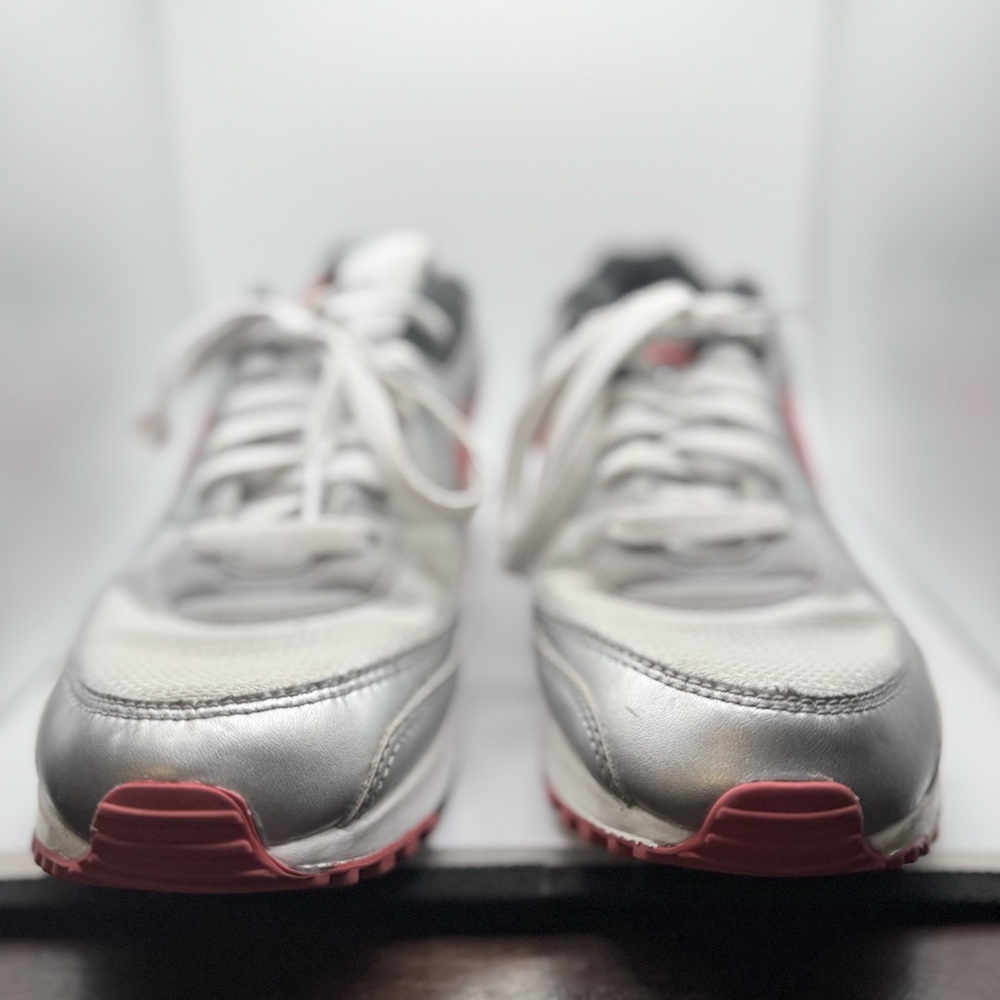 Nike Air Sneakers - Silver and Red white Size 10 Men’s Good condition - Picture 4 of 7